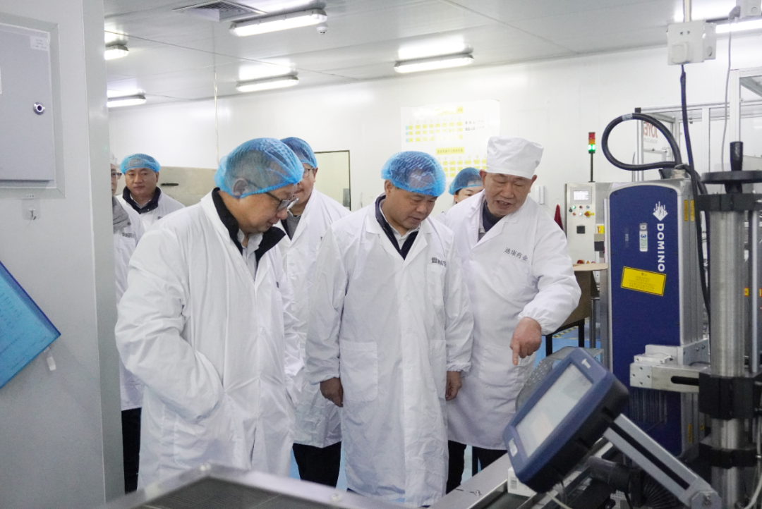 【企业新闻】重庆市万州经开区党工委副书记、管委会主任，，，区当局党组副书记钟涛一行莅临CBPAY官网药业调查调研